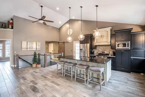 Kitchen - 3055 Shyre, Davison, MI 48423 photo 2 of 4