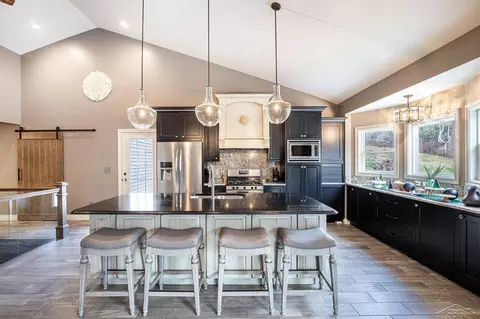 Kitchen - 3055 Shyre, Davison, MI 48423 photo 3 of 4