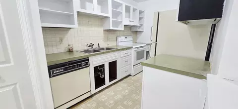 Kitchen - 2091 Painted Post, Flushing, MI 48433 photo 1 of 1