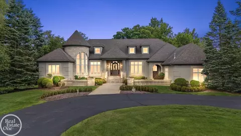 4575 Hidden Gln UNIT 3, Oakland Township, MI 48306