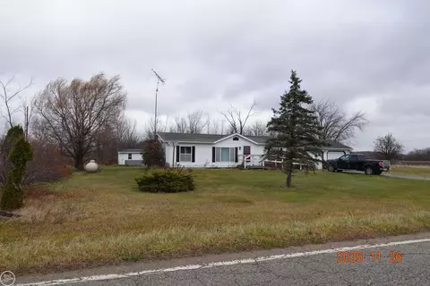 5975 E Beal City, Mount Pleasant, MI 48858
