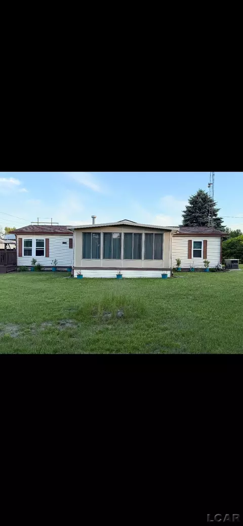 Exterior - 2711 E Carleton, Adrian, MI 49221 photo 3 of 6
