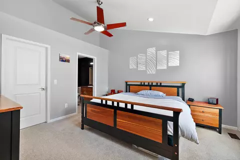 Bedroom - 45877 Dutton, Macomb, MI 48044 photo 1 of 2