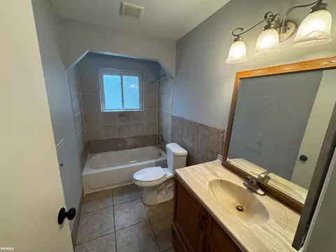 Bath - 25808 Ryan, Warren, MI 48091 photo 1 of 1