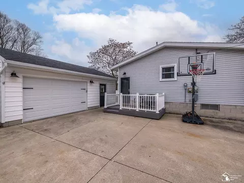 916 Cherry, Monroe, MI 48161 photo 28