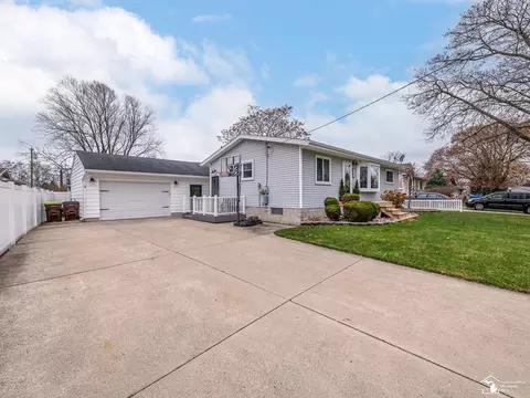 916 Cherry, Monroe, MI 48161 photo 26