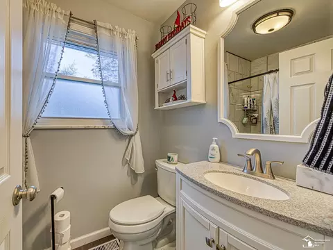 916 Cherry, Monroe, MI 48161 photo 16