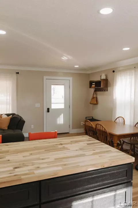 Entry Way - 2281 Fairview, Adrian, MI 49221 photo 7 of 10