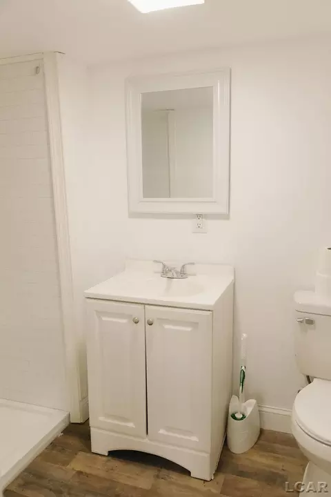 Bath - 2281 Fairview, Adrian, MI 49221 photo 6 of 8