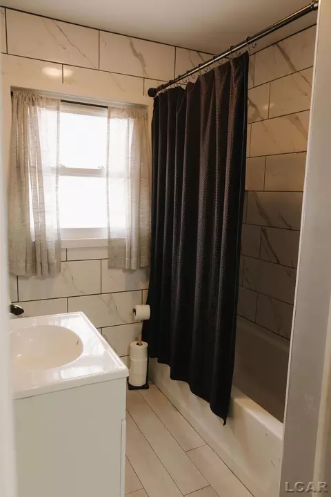 Bath - 2281 Fairview, Adrian, MI 49221 photo 1 of 8