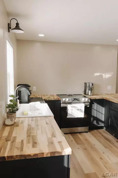 Kitchen - 2281 Fairview, Adrian, MI 49221 photo 5 of 15