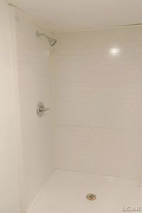 Bath - 2281 Fairview, Adrian, MI 49221 photo 8 of 8