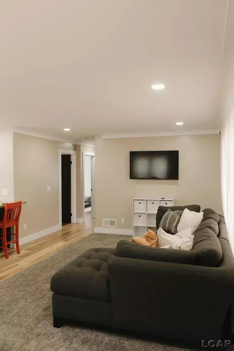 Living - 2281 Fairview, Adrian, MI 49221 photo 2 of 6