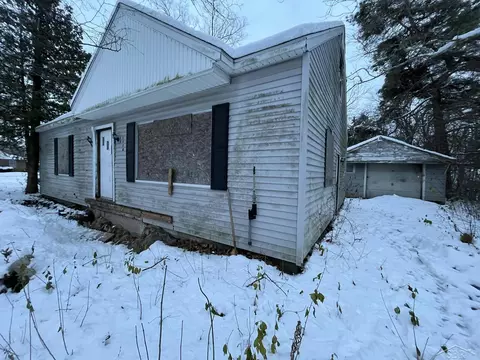 1116 Lamson, Saginaw, MI 48601