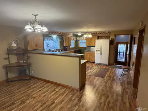 170 W Superior, Ishpeming, MI 49849 photo 6