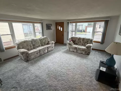 170 W Superior, Ishpeming, MI 49849 photo 8