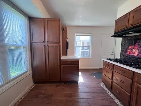 Kitchen - 2038 Copeman, Flint, MI 48504 photo 4 of 4