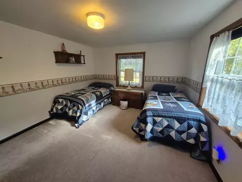 Bedroom - 5634 S Huron, Pinconning, MI 48650 photo 4 of 6