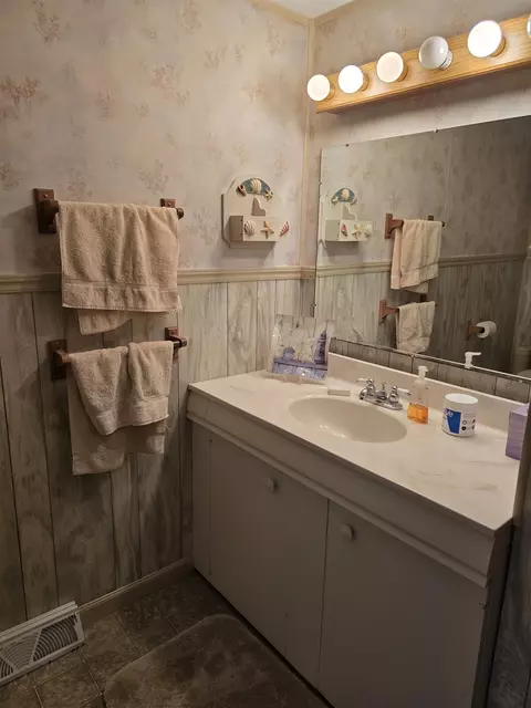 Bath - 5634 S Huron, Pinconning, MI 48650 photo 3 of 5