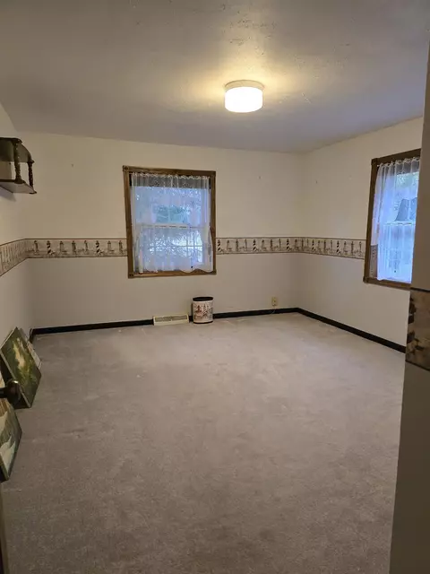 Bedroom - 5634 S Huron, Pinconning, MI 48650 photo 6 of 6