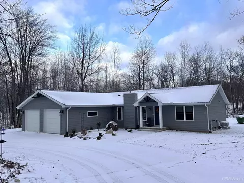 N4829 State Hwy M95, Iron Mountain, MI 49801