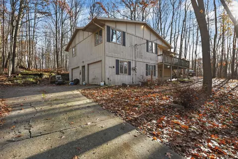 9742 Golf Prt, Stanwood, MI 49346