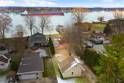 8401 River, Marine City, MI 48039