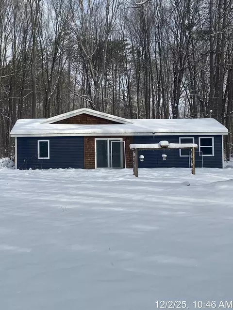 1173 E Lk, Kalkaska, MI 49646