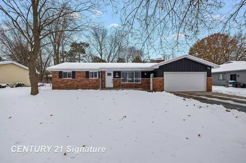 1430 Dover, Saginaw, MI 48638