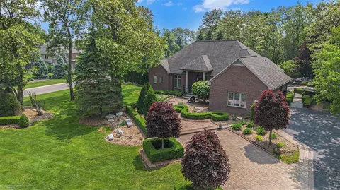 1200 Iroquois, Oxford, MI 48371