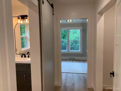 908 E I, Iron Mountain, MI 49801 photo 11