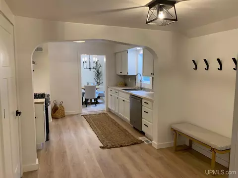 908 E I, Iron Mountain, MI 49801 photo 7