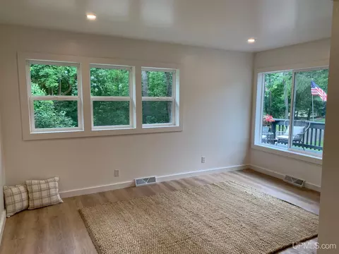 908 E I, Iron Mountain, MI 49801 photo 10