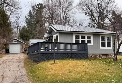 908 E I, Iron Mountain, MI 49801 photo 15