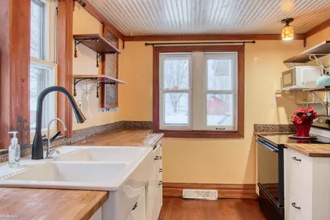 4301 Allan, Owosso, MI 48867 photo 2