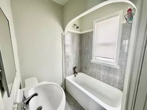 Bath - 5210 Farmbrook, Detroit, MI 48224 photo 3 of 4