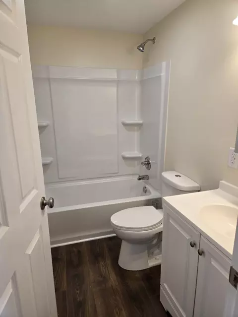 Bath - 11209 Phyllis, Clio, MI 48420 photo 1 of 1