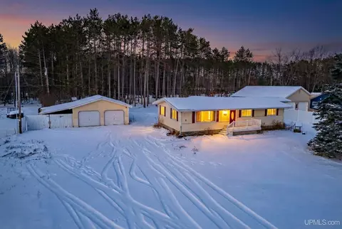 4864 Greenwood 1812, Escanaba, MI 49829