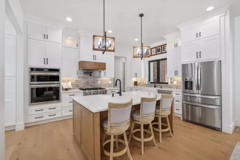 Kitchen - 21572 34 Mile, Armada, MI 48005 photo 2 of 7