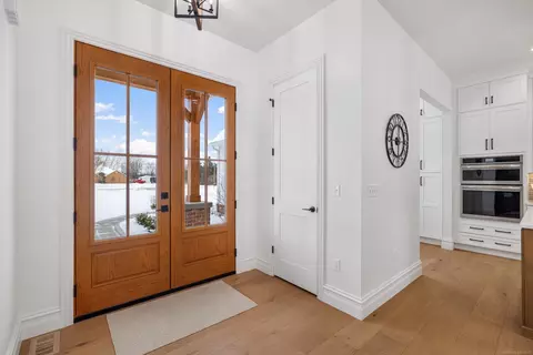 Entry Way - 21572 34 Mile, Armada, MI 48005 photo 2 of 9
