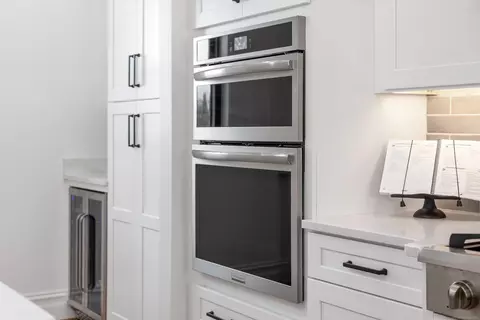 Kitchen - 21572 34 Mile, Armada, MI 48005 photo 7 of 7