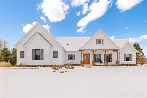 21572 34 Mile, Armada, MI 48005