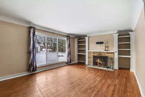 Living - 3088 Curtis, Flint, MI 48507 photo 1 of 2