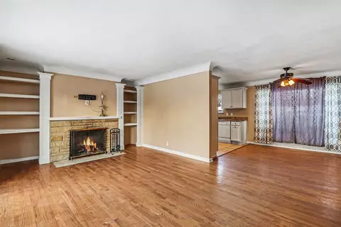 Living - 3088 Curtis, Flint, MI 48507 photo 2 of 2
