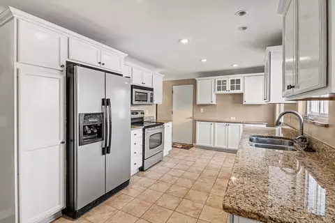 Kitchen - 3088 Curtis, Flint, MI 48507 photo 2 of 3