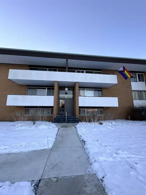 2101 Bayliss # 15, Midland, MI 48640