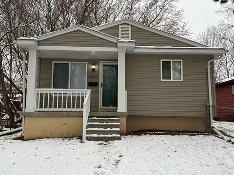 924 Hammond, Flint, MI 48503