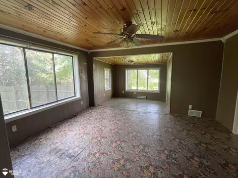 Living - 3285 N Fordney, Hemlock, MI 48626 photo 2 of 2