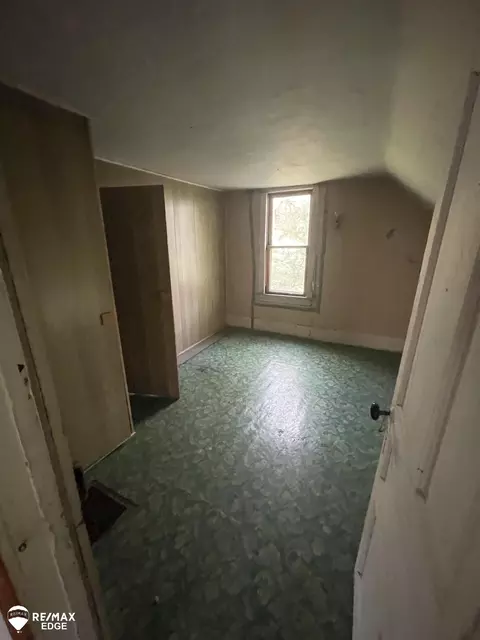 Bedroom - 3285 N Fordney, Hemlock, MI 48626 photo 2 of 3
