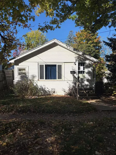 810 Broadway, Owosso, MI 48867